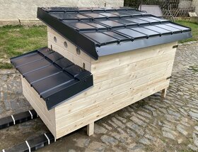 Kurnik celozateplený s plechovou střechou - 4