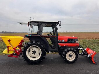 Japonský traktor KUBOTA GL 25
Diesel 3 válec, 25HP - 4