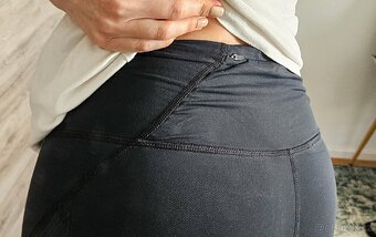 Dámské černé sportovní legíny Nike, velikost S - 4