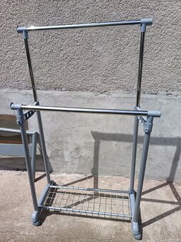 Postel, matrace, věšák - 4