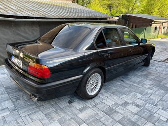 Bmw e38 - 4