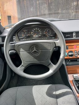 Mercedes Benz W 124 250 D - 4