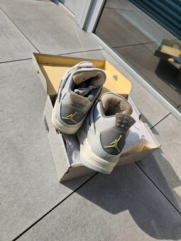 AIR JORDAN - 4