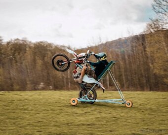 Wheelie trenažér pre jazdu po zadnom kolese - 4