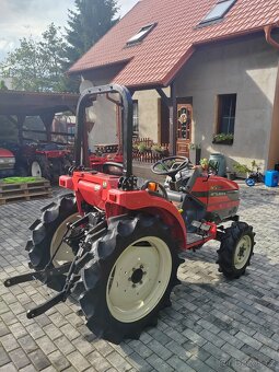 MITSUBISHI MT200 - 4