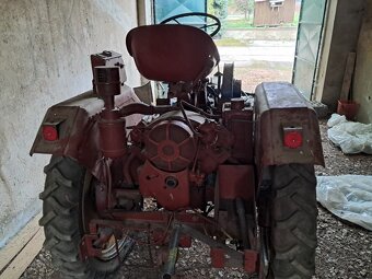 Traktor RS 09 - 4