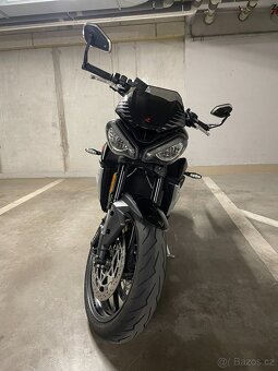 Triumph Street Triple 765 R (2022), 4000km, stav nové moto - 4