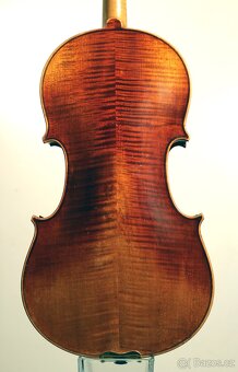 Staré 4/4 housle opravované v roce 1959 J.B. Herclíkem - 4
