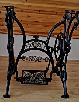 Litinové nohy, podstavec pod šicí stroj - 4