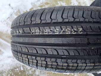 Hankook 235/55/18 - 4