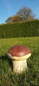 Zahradní dekorace - hřib s jehličím,hříbek,houba,umělý kámen - 4