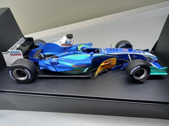 F1 SAUBER PETRONAS C24 2005 FELIPE MASSA MINICHAMPS 1:18 - 4