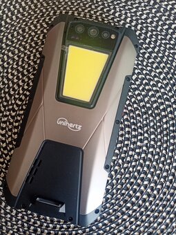 Unihertz Tank 1 extrémní baterií 22 000 mAh - 4