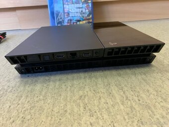 Sony PlayStation 4 500 GB + ovladač + 3 hry - 4