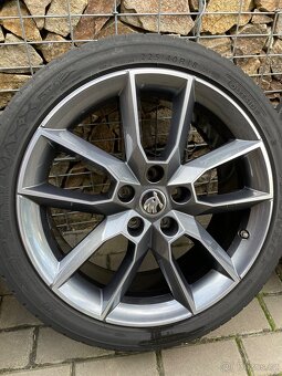 Škoda Octavia 3 Gemini alukola 18, letní pneu 225/40 - 4