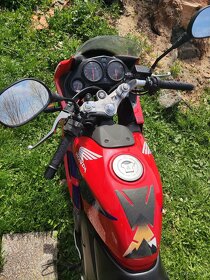 Honda CBR 125R - 4