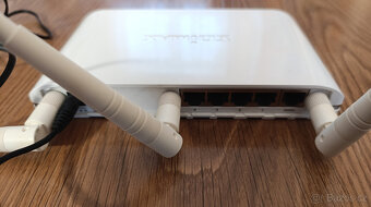 WiFi router 802.11b/g/n až 300Mbps, 1x WAN, 4x GLAN - 4