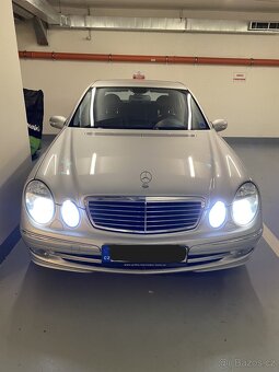 MERCEDES E 220CDi W211 KRÁSNÝ A NADSTANDARDNĚ ZACHOVALÝ - 4