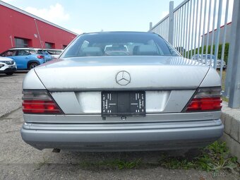 MERCEDES BENZ E 220 - 4