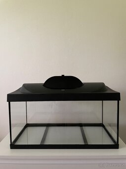Prodám akvárium s krytem velikost 60 x 30 x 30 cm - 4