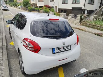 Peugeot 208 1,6i 88kw - 4