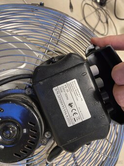 Kovový podlahový větrák | 70W výkon - 4