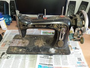 Starý šici stroj Bobbin - 4