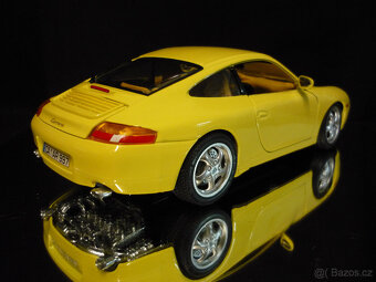 Porsche 911 Carrerra 1997 Bburago 1/18 - 4