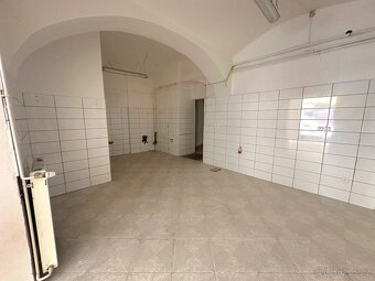 Pronájem komerčního prostoru, 75 m² - ul. Husitská, Praha 3 - 4