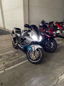 Honda CBR 600 F Sport - 4