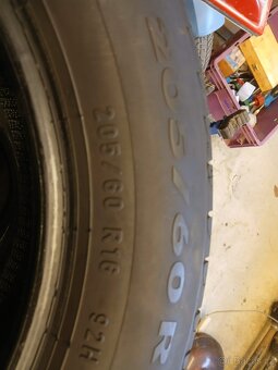 205/60/16 Pirelli run flat - 4