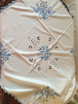 Prodám staré dečky a ubrusy - 4