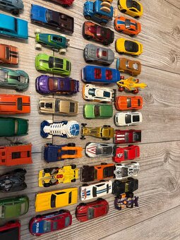 Hot Wheels - 4