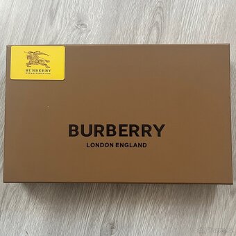 Burberry šála černá - 4