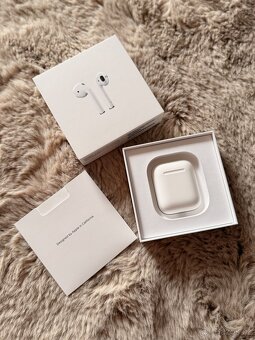 AirPods - 4