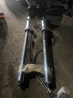 Předek Yamaha thunderace - 4