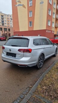 Volkswagen Passat - 4