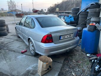 Opel Vectra B Díly - 4