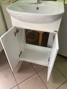 Umyvadlo 50cm se skříňkou - 4