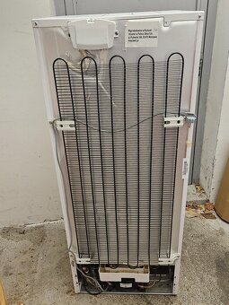 Prosklená lednice Beko - 4