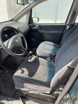 Opel Zafira A 2,0 DI 16V - náhradní díly - 4
