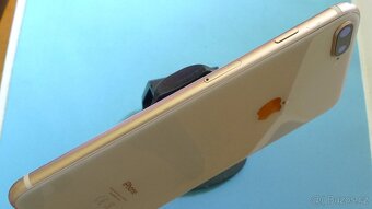 Apple iPhone 8 PLUS GOLD 64GB baterie 100% - 4