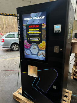 Body Shake Protein Automat Vending 32 palec Dotykovy LCD Win - 4
