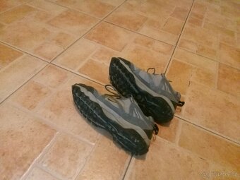 Sportovní obuv zn. Nike, vel. 40 - 4