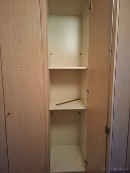 Šatní skříň se zrcadlem - 4