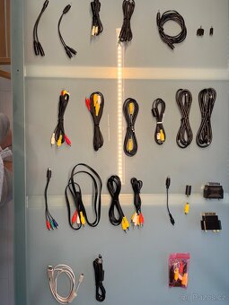 Různé A/V kabely - 4