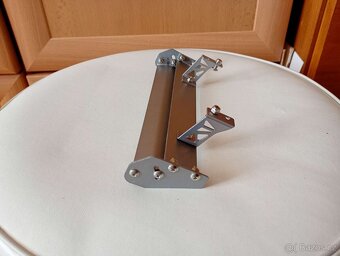 Křídlo na RC model 1:10 - 4