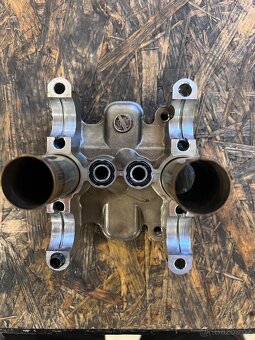 Hlava motoru GSX-R 750 k6-k7 - 4