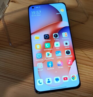 Xiaomi Mi 11 5G-6,81"120Hz,8x2,84GHz,8+8/256GB,108+13+5Mpx - 4
