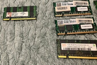 Paměti RAM do PC, typu DDR, DDR2 a DDR3, uvedená cena za vše - 4